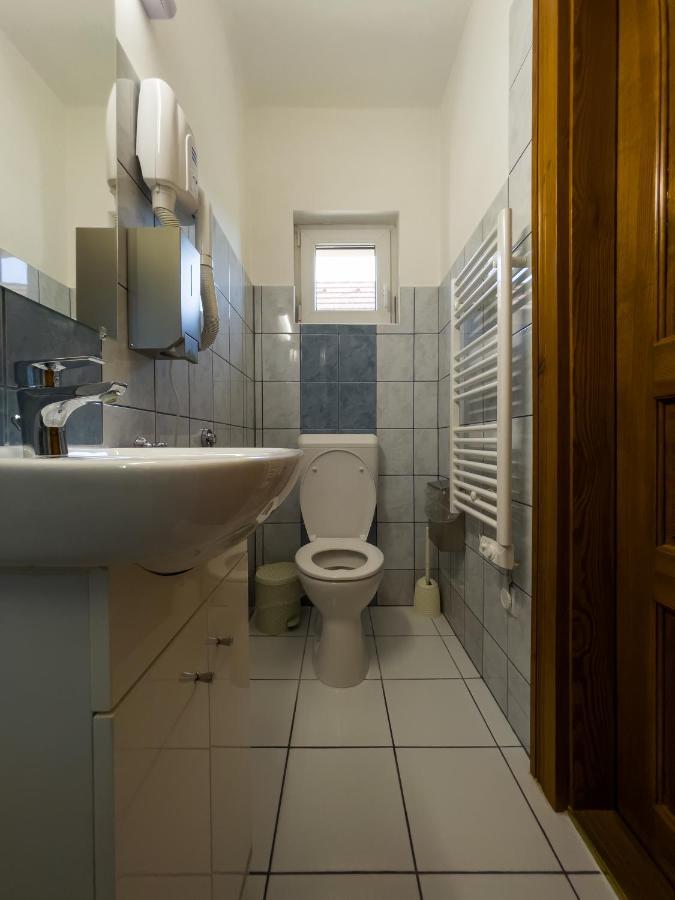 Mamutfenyo Panzio Bed & Breakfast Tata Luaran gambar